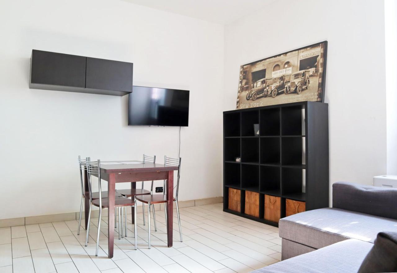 Isola Comfort Apartment Milaan Buitenkant foto